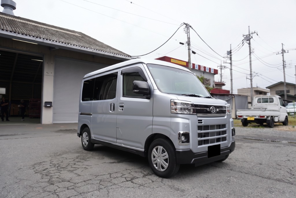 株式会社プレゼンス ハイルーフ軽貨物バン